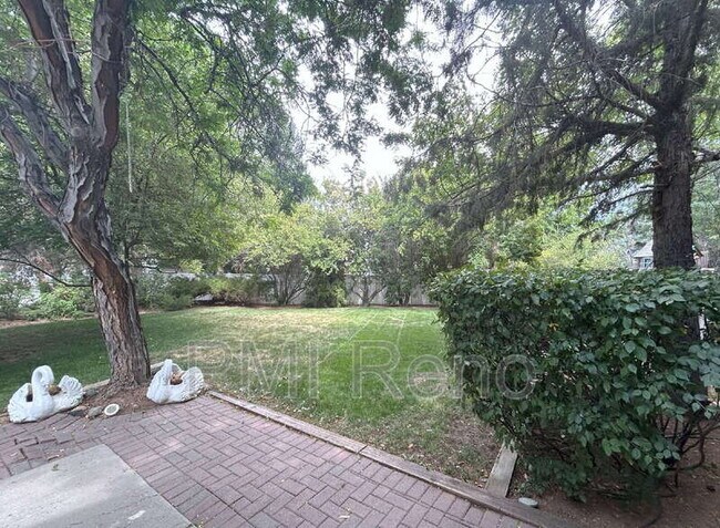 Foto del edificio - 1106 Happy Valley Ct
