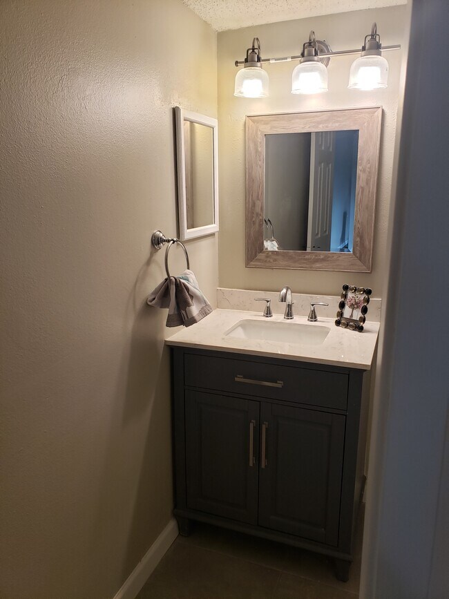 Foto del edificio - 5833 Harvest Hill Rd