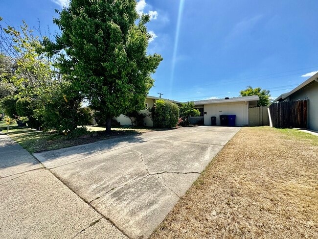 Foto del edificio - 3 bedroom 1 bathroom home located in Sacra...