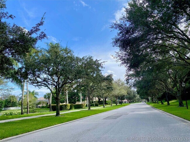 Foto del edificio - 8270 Eleuthera Ln