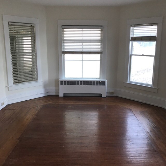 Master Bedroom - 26 West St