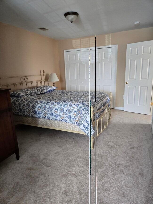 Foto del edificio - 222 N View Cir