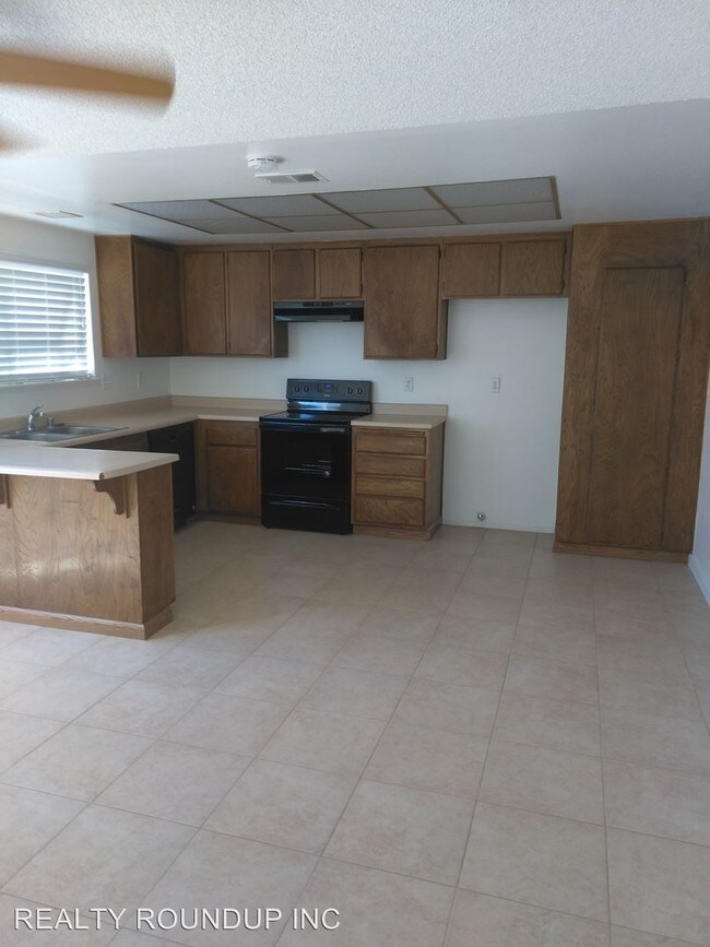 Building Photo - 71 Del Vista Cir