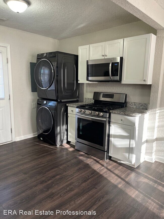 Building Photo - 2 br, 1 bath House - 112 Woodstock Street