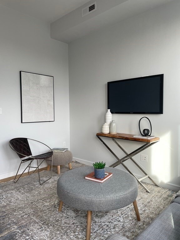 Building Photo - 385 Pleasant St