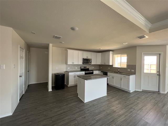 Building Photo - 1609 Silas Dr