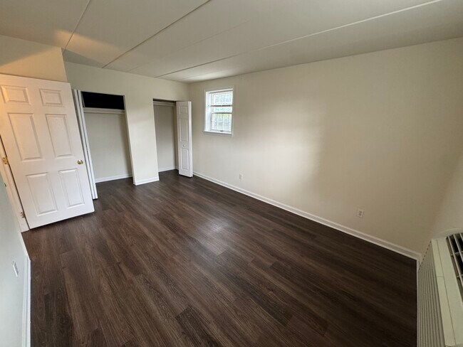 Building Photo - 306 E Ridley Ave