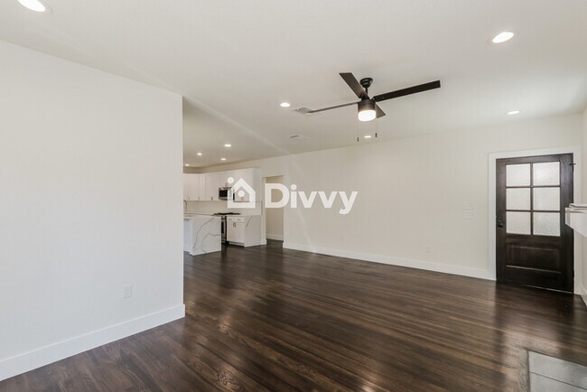 Building Photo - 1131 Brunner Ave