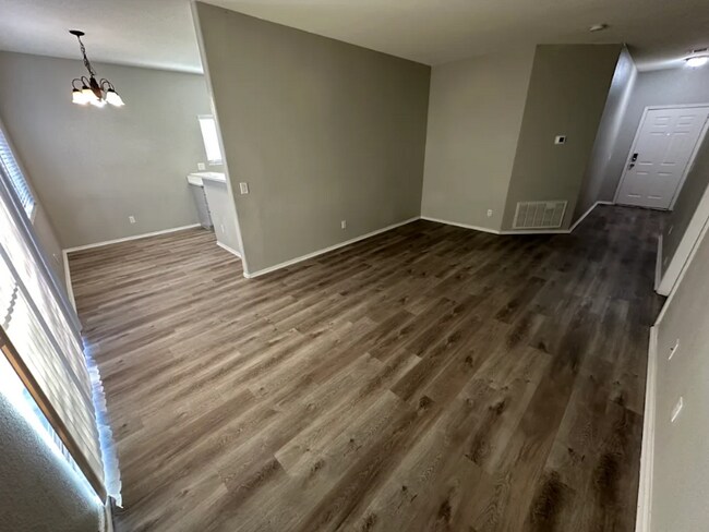 Foto del edificio - 834 E Minton St