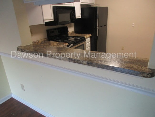 Building Photo - 1213 Maple Shade Ln