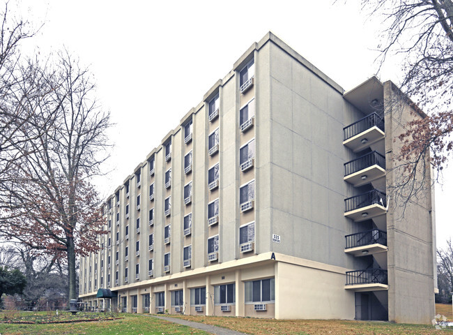 Building Photo - Cagle Terrace