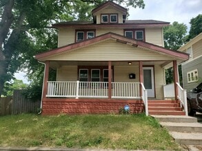 Building Photo - 511 Umatilla St SE