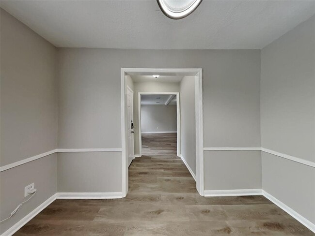 Building Photo - 10302 Golden Meadow Dr