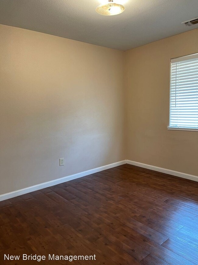 Building Photo - 4 br, 2 bath House - 1140 Tuolumne Road