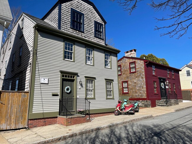 Building Photo - 30 Golden Hill St