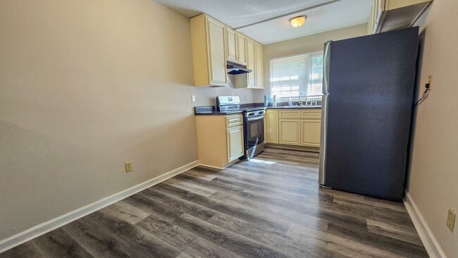 Photo - 4059 Village Pl House