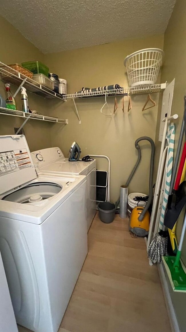 Building Photo - 19801 E Country Club Dr