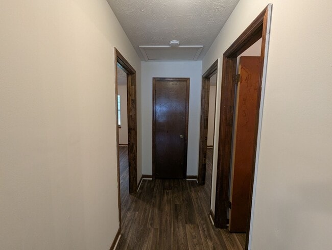 Building Photo - 410/412 Rustwood Dr