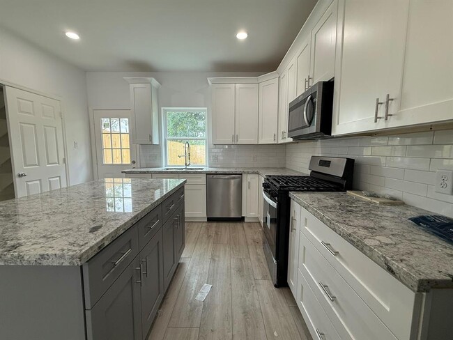 Building Photo - 7914 Laura Koppe Rd