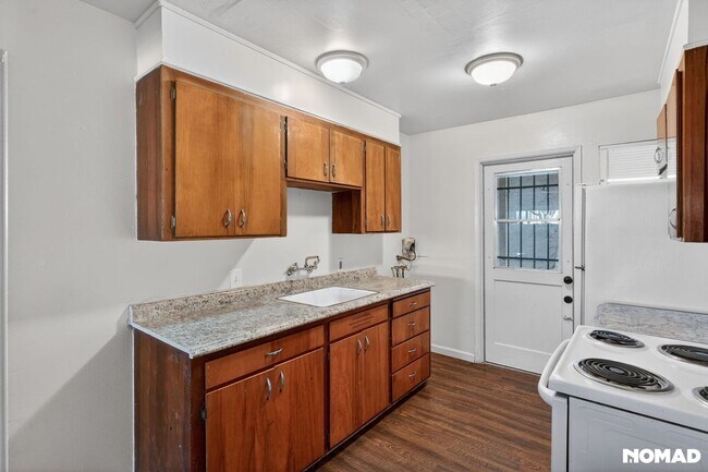 Foto del edificio - Charming 2BR Apartment in Fresno