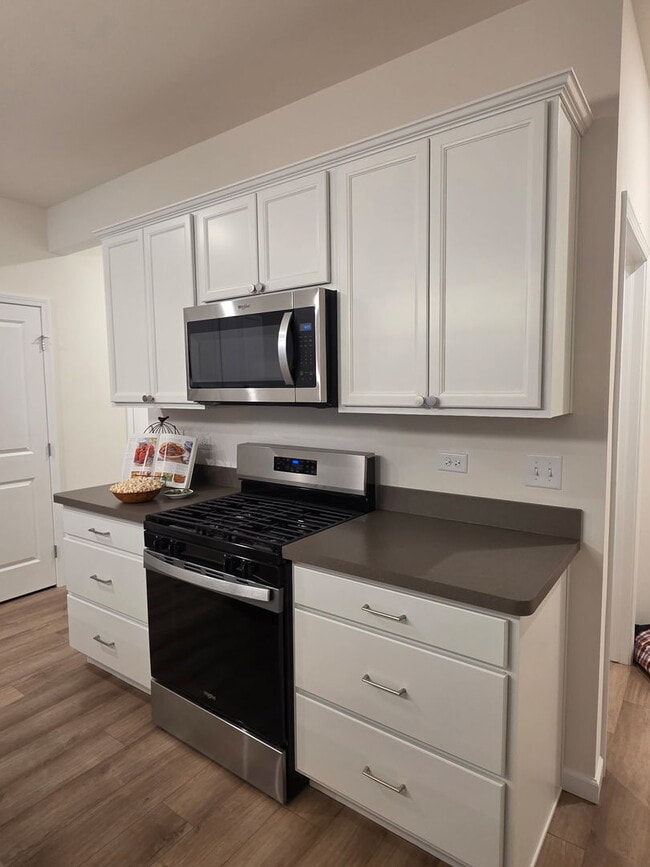 Foto del edificio - 5933 Hawkweed Dr