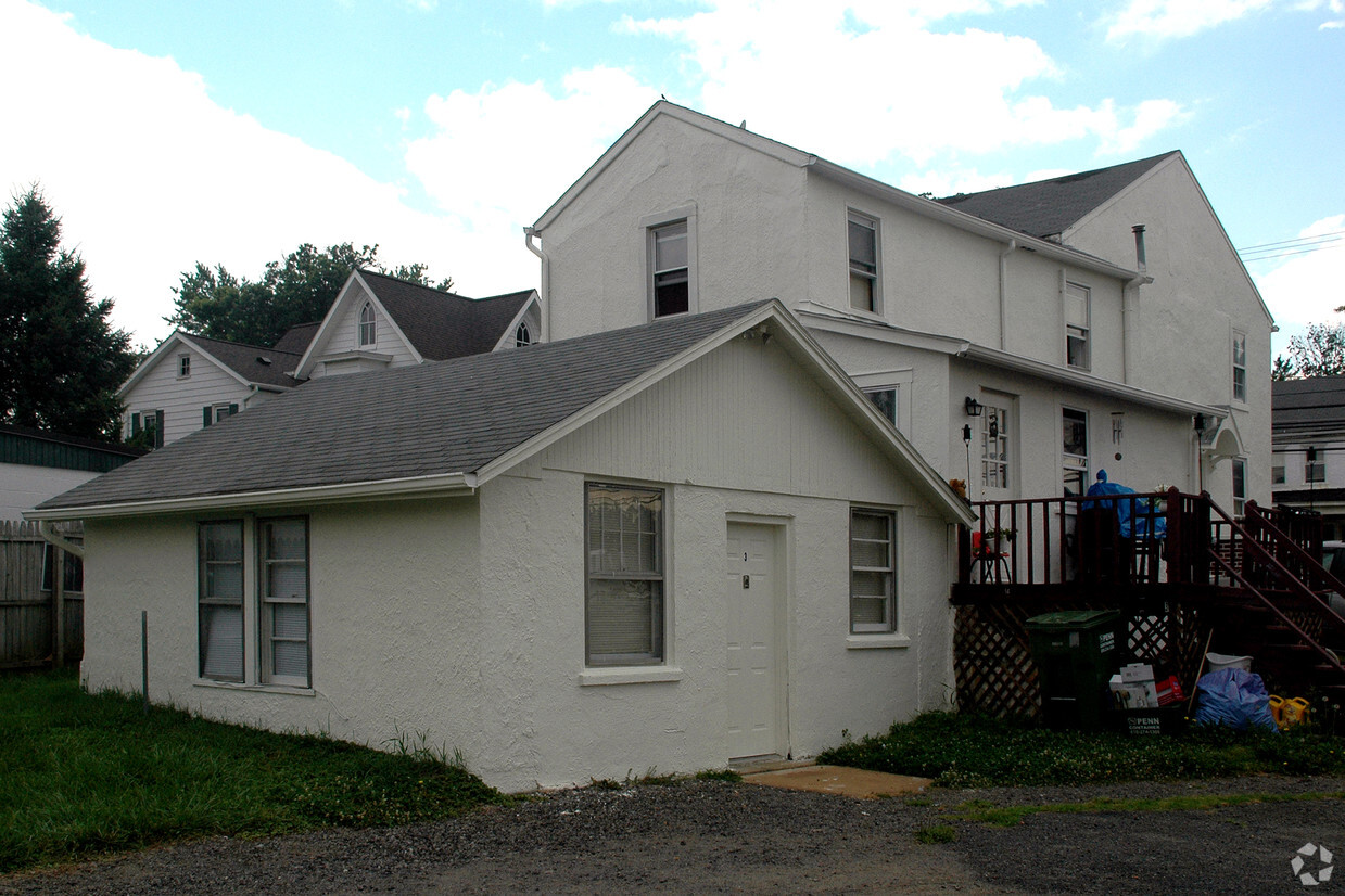 Building Photo - 712 Market St