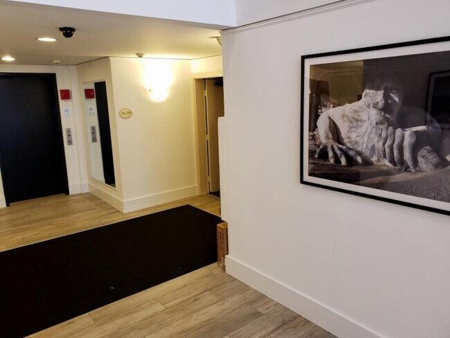 Building Photo - 1 bedroom in Seattle WA 98103