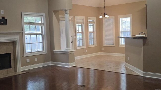 Building Photo - 703 Kingsley Dr