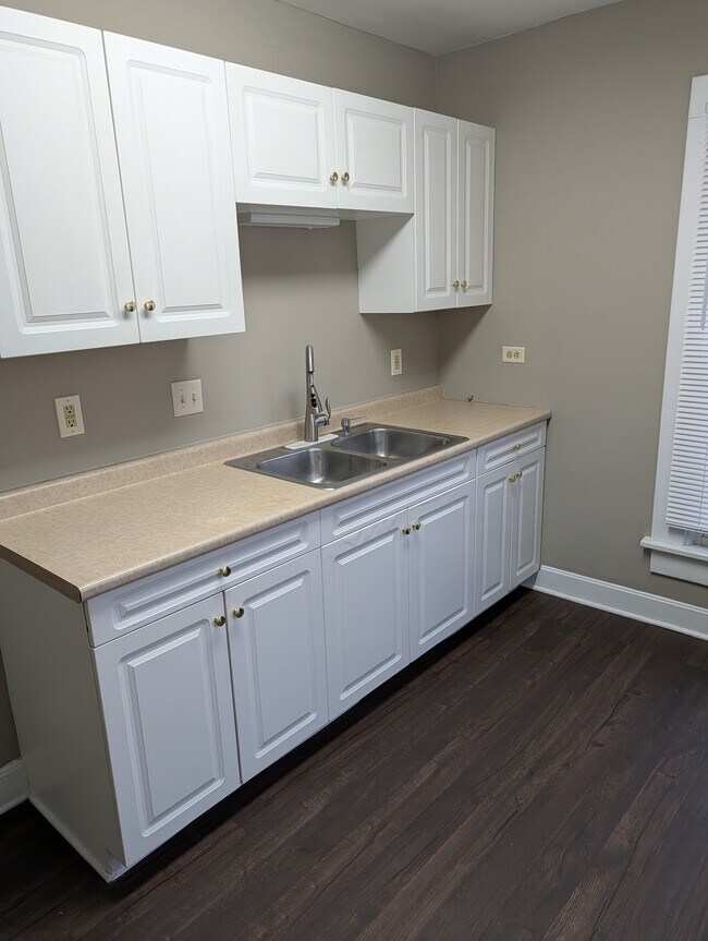 Foto del edificio - 3308 Central Ave