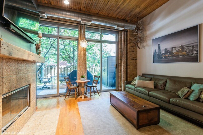Foto del edificio - 2333 W St Paul Ave