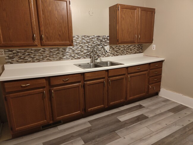 Kitchen - 218 E Rose St