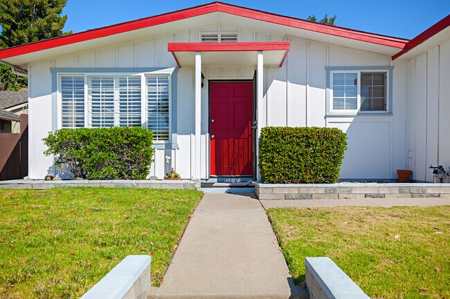 Foto del edificio - 6714 Cowles Mountain Blvd