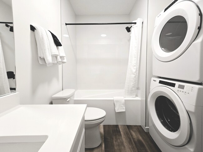 Photo du bâtiment - 13024-13113 113 Ave NW