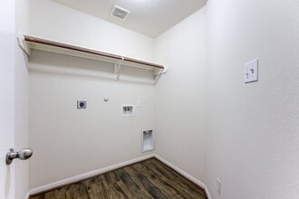 Building Photo - 13000 Lazy Ln