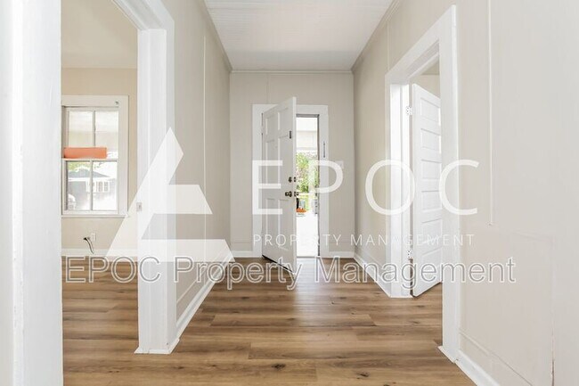 Foto del edificio - 528 Shepherd St