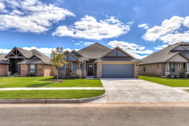 Building Photo - NEWER HOME IN MUSTANG SCHOOL DISTRICT AVAI...