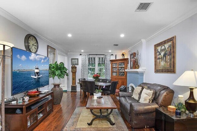 Foto del edificio - 525 Evergreen Dr
