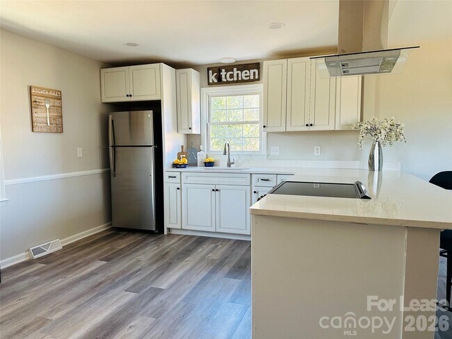 Foto del edificio - 8208 Doverdale Ln