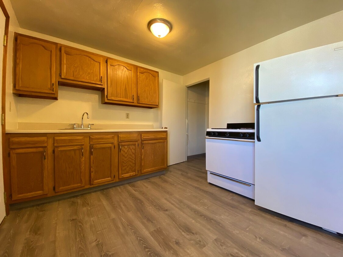 Foto principal - Outstanding Two Bedroom in Cheswick! Centr...