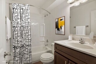 Building Photo - Tuscany Woods Apartments