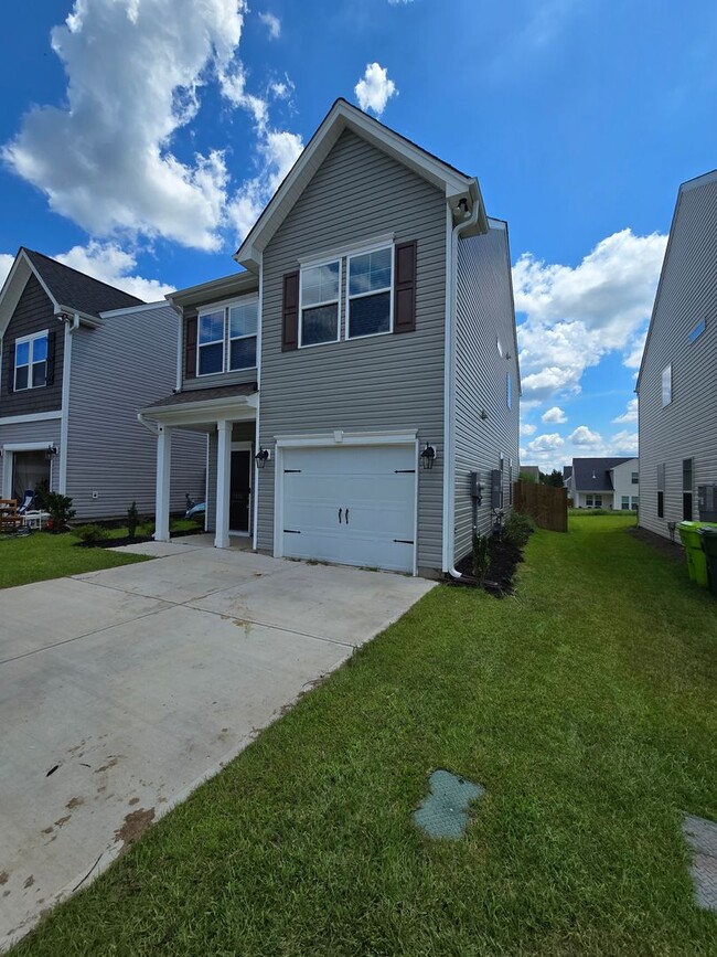 Building Photo - 1032 Crescent Moon Lp