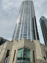 Building Photo - 512 N McClurg Ct