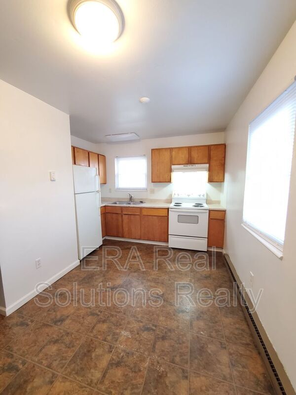 Building Photo - 3823 Scales Dr