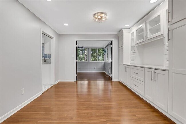 Building Photo - 116 Woodmere Square NW