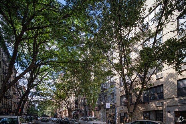 223 E 10th St New York, NY 10003-7613 - 223 E 10th St
