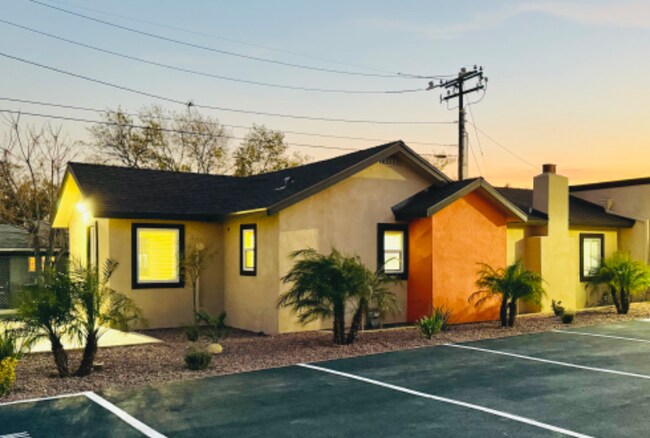 Foto del edificio - 7893 Sierra Ave.