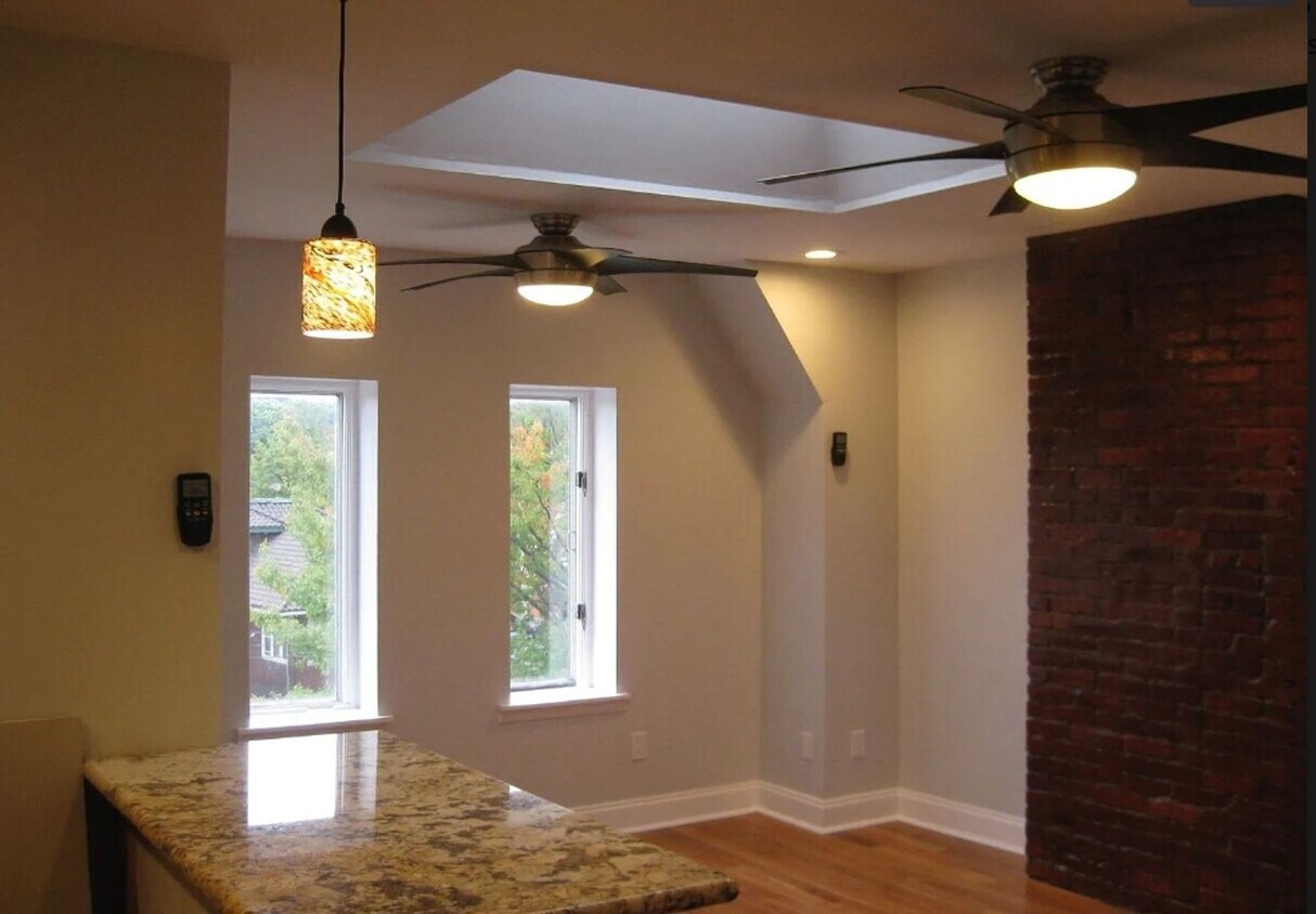 Foto principal - 926 Portland St