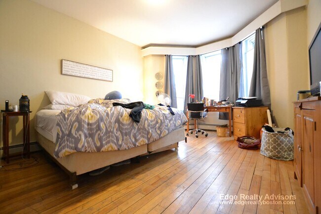 Foto del edificio - 1388 Commonwealth Ave