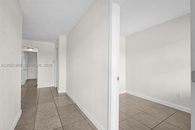 Foto del edificio - 400 NW 65th Terrace