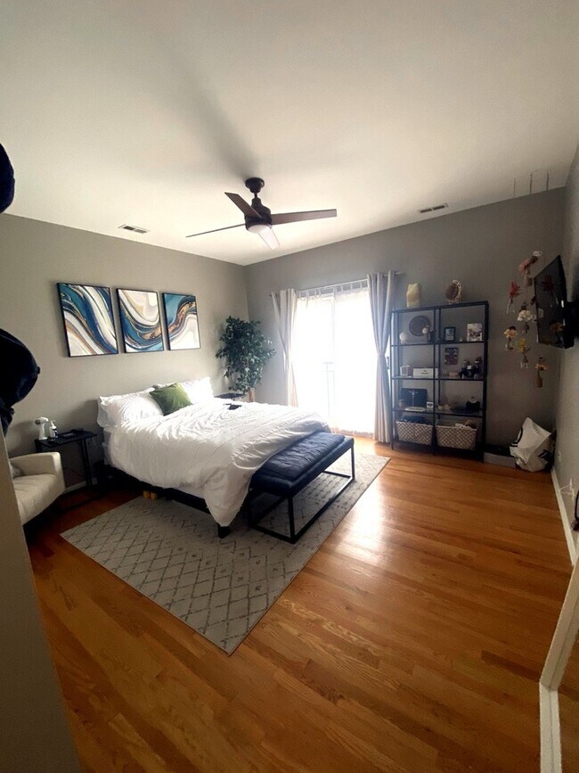 Foto del edificio - 2236 W Armitage Ave